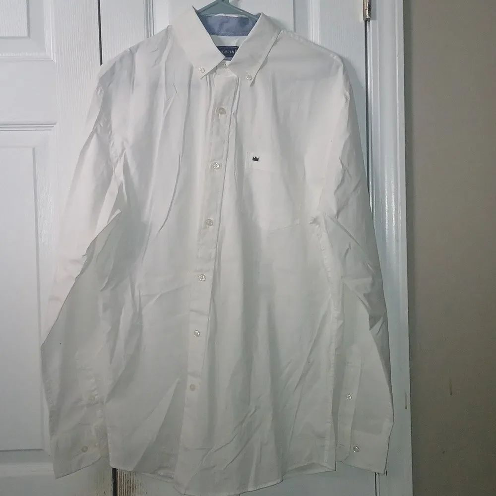 Crown & Ivy White long sleeve button down classic fit dress shirt Sz M NWOT